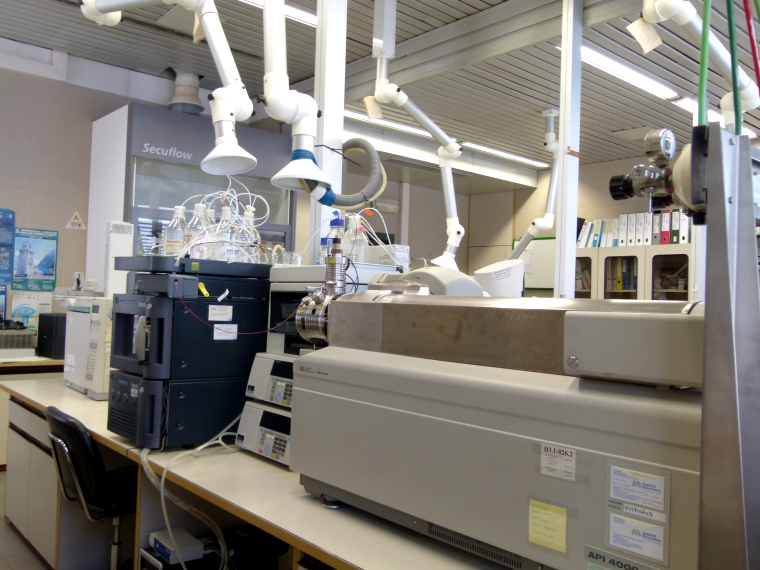 Cromatografo liquido-spettrometro di massa (Foto: Agenzia provinciale per l'ambiente, A. Veneri, 2016)