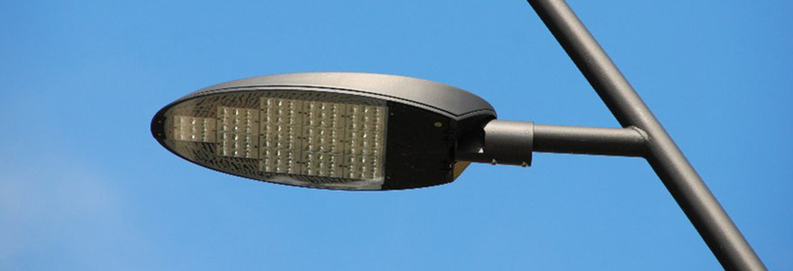 Lampada full-cut-off totalmente schermata che non diffonde luce verso l'alto