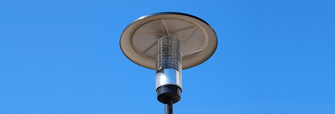 lampada stradale di tipo C causa di inquinamento luminoso, in alcuni casi é possibile adattarla a full-cut-off con modulo LED