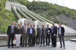 L’assessore Theiner, alla centrale di Cardano, assieme ai rappresentanti di SE-Hydropower, SEL e dei Comuni di Sarentino e Ultimo