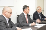 Presentazione delle nuove per piccole e medie centrali: da sinistra, Flavio Ruffini, l’assessore Theiner e Georg Wunderer./Foto USP rm  