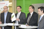 Il direttore dell’APPA Flavio Ruffini, Richard Theiner, Luigi Spagnolli e Sergio Marchiori di Ecotherm presentano il piano per il teleriscaldamento a Bolzano