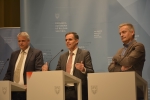 ComuneClima, nuova certificazione di efficienza energetica. Da sinistra Helmuth Innerbichler (sindaco di Campo Tures), Richard Theiner e Ulrich Santa